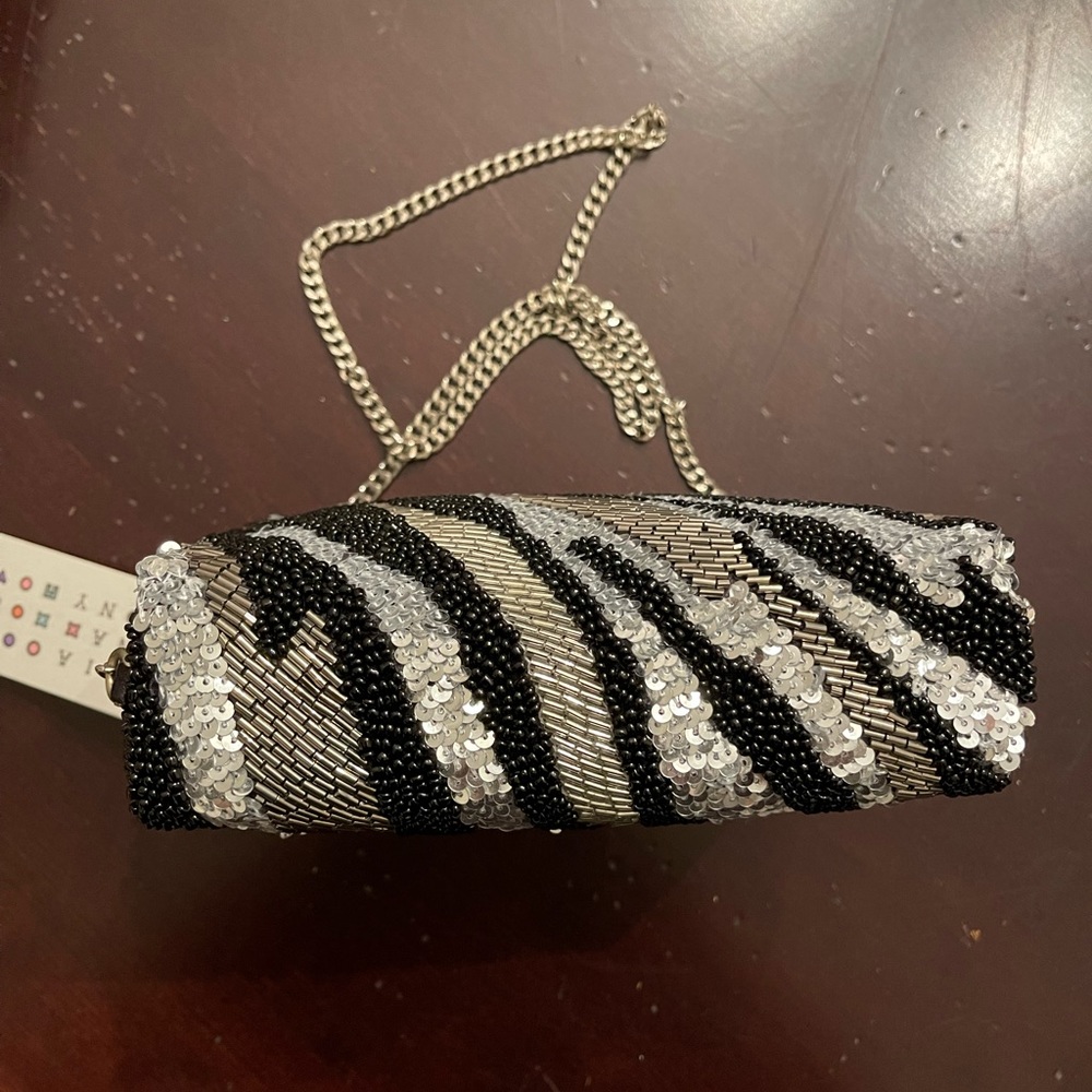 NWT Tiana NY Hand Beaded/Sequin Black Grey Silver Crossbody Bag - Picture 4 of 9